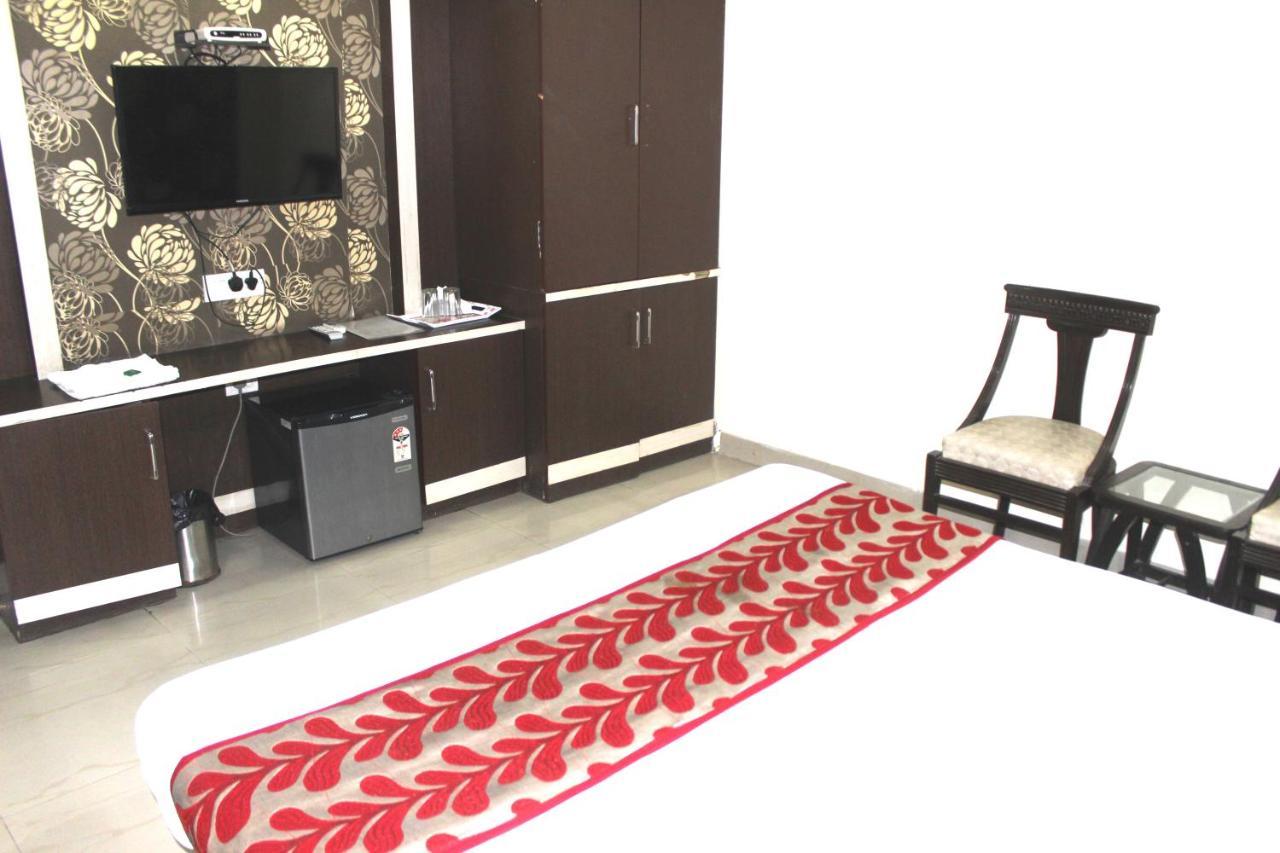 Parkside Grand With Free Parking Amritsar