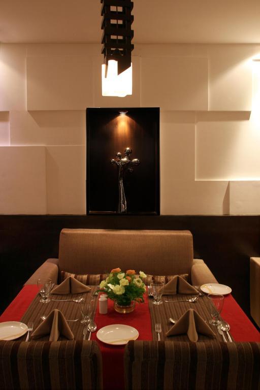 Regenta Place Hotel 4*