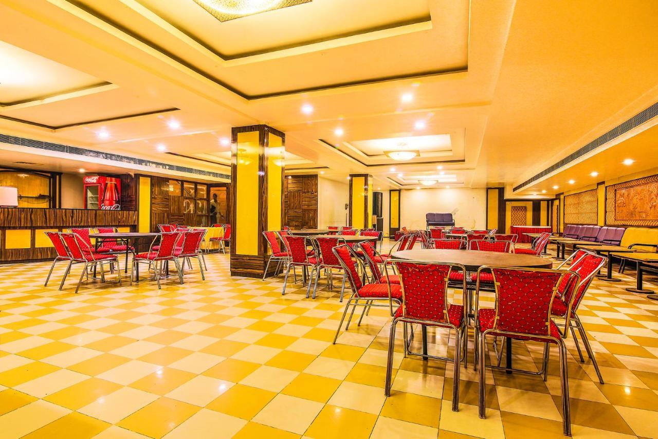 Fabhotel Surya Residency Ranjit Avenue 3*