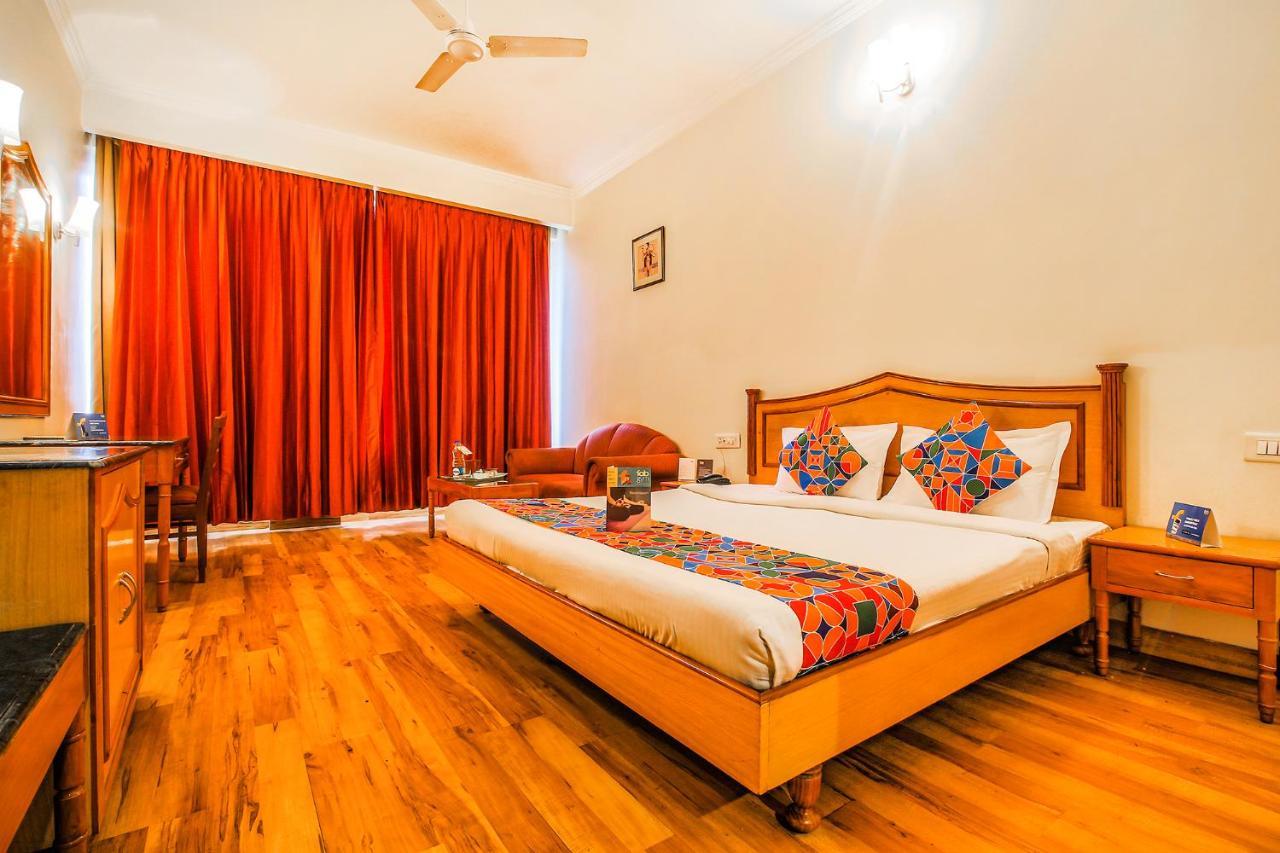 Fabhotel Surya Residency Ranjit Avenue 3*