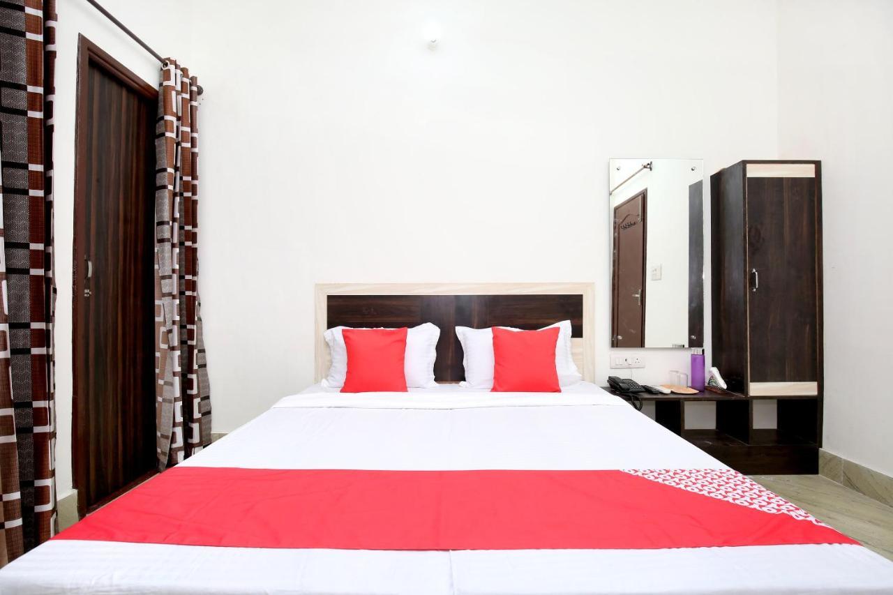 Oyo 24666 Samar Residency 3*