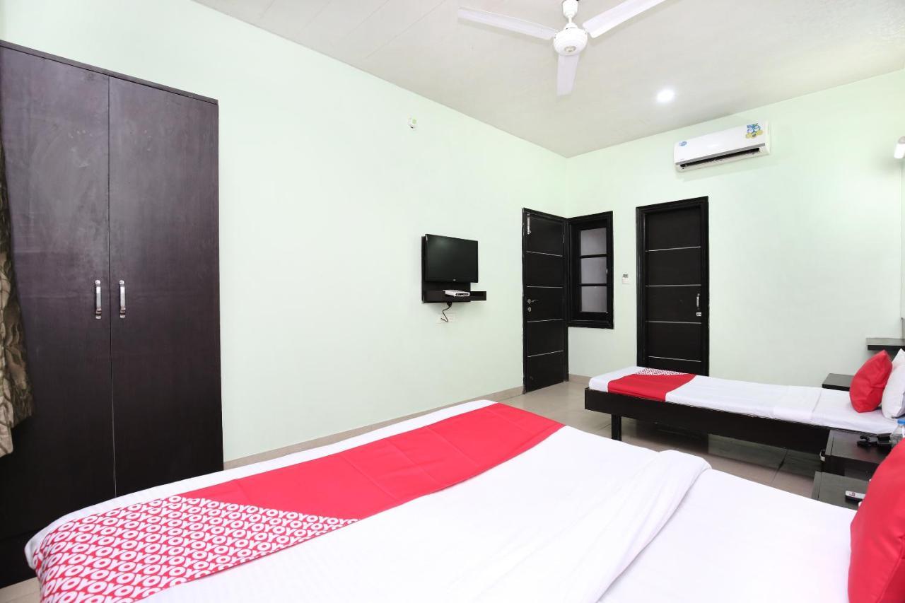 Oyo 3461 Majha Hotel 3*