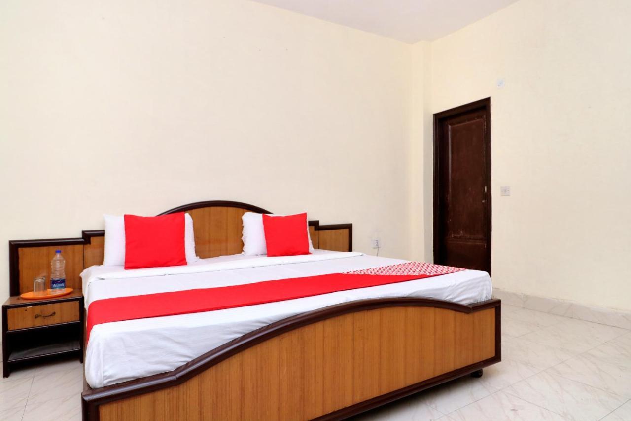 Hotel Oyo 24326 Ab 3*