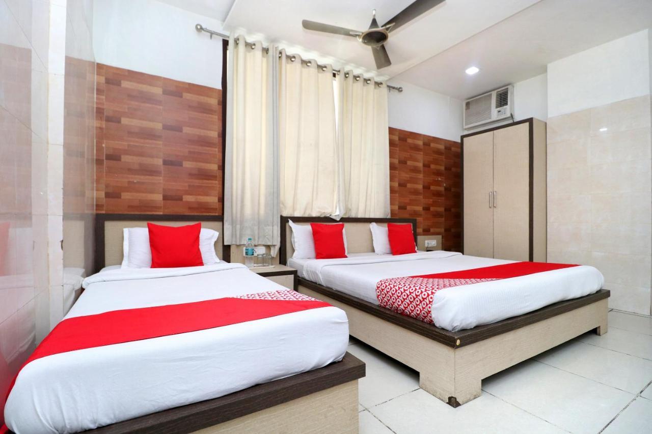 Oyo 23357 Raj Tirath Niwas 3*