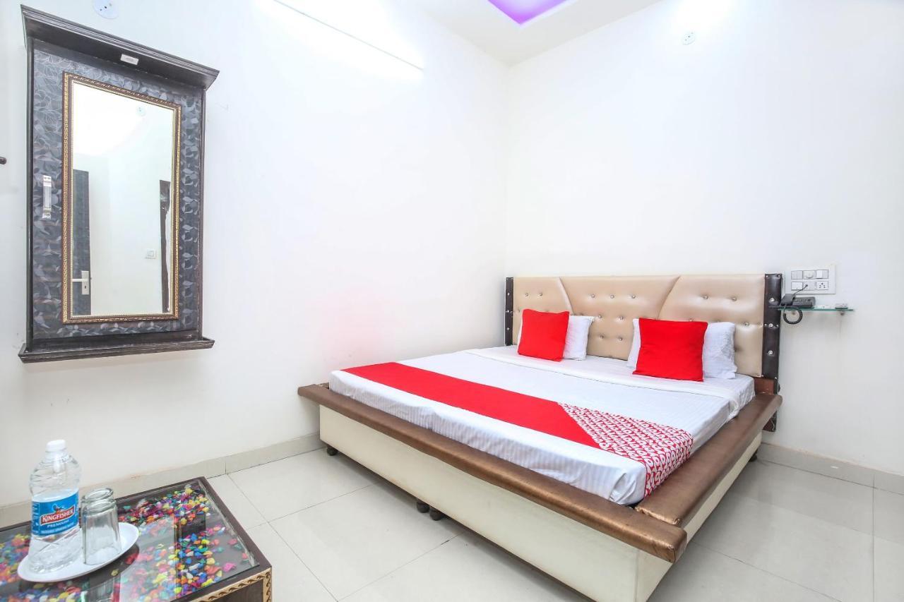 Oyo 24851 R Continental 3* Amritsar