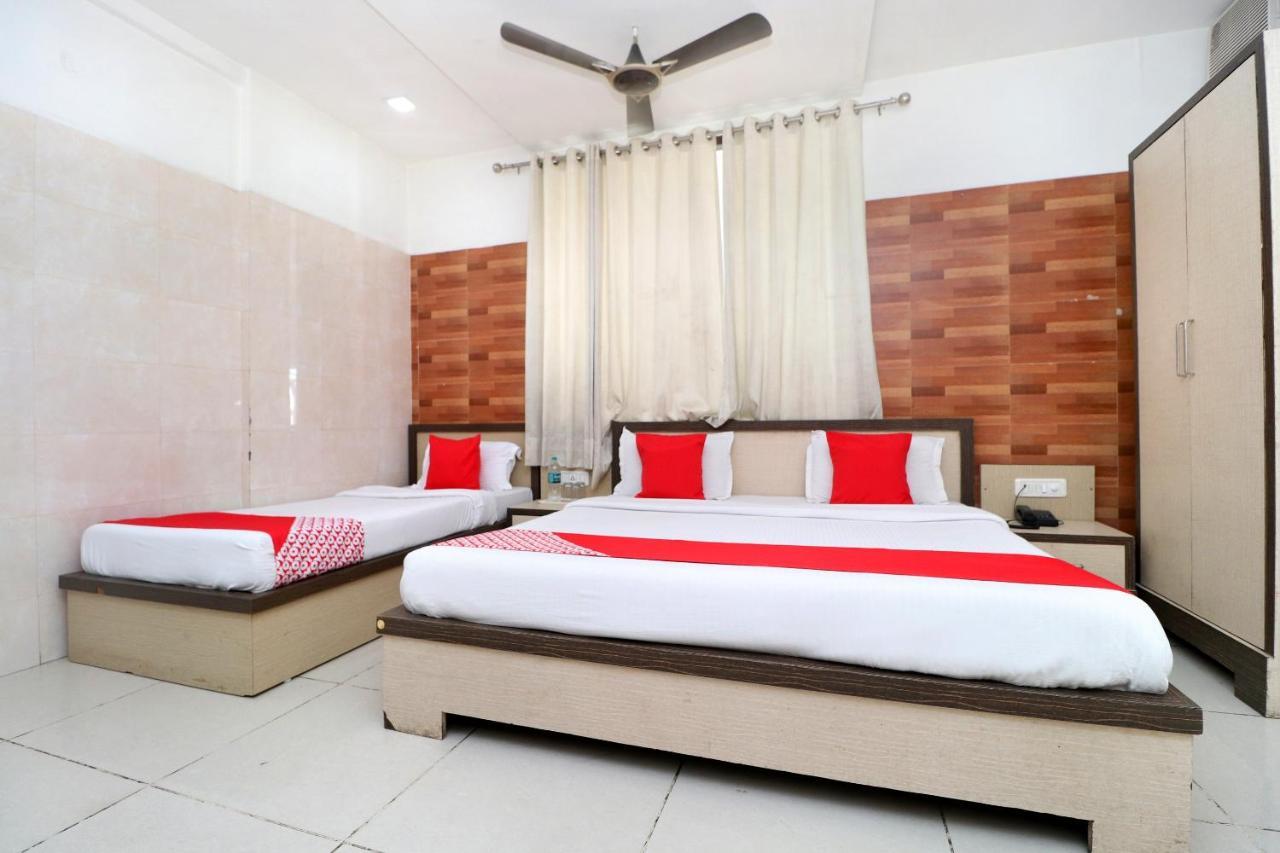 Oyo 23357 Raj Tirath Niwas Amritsar