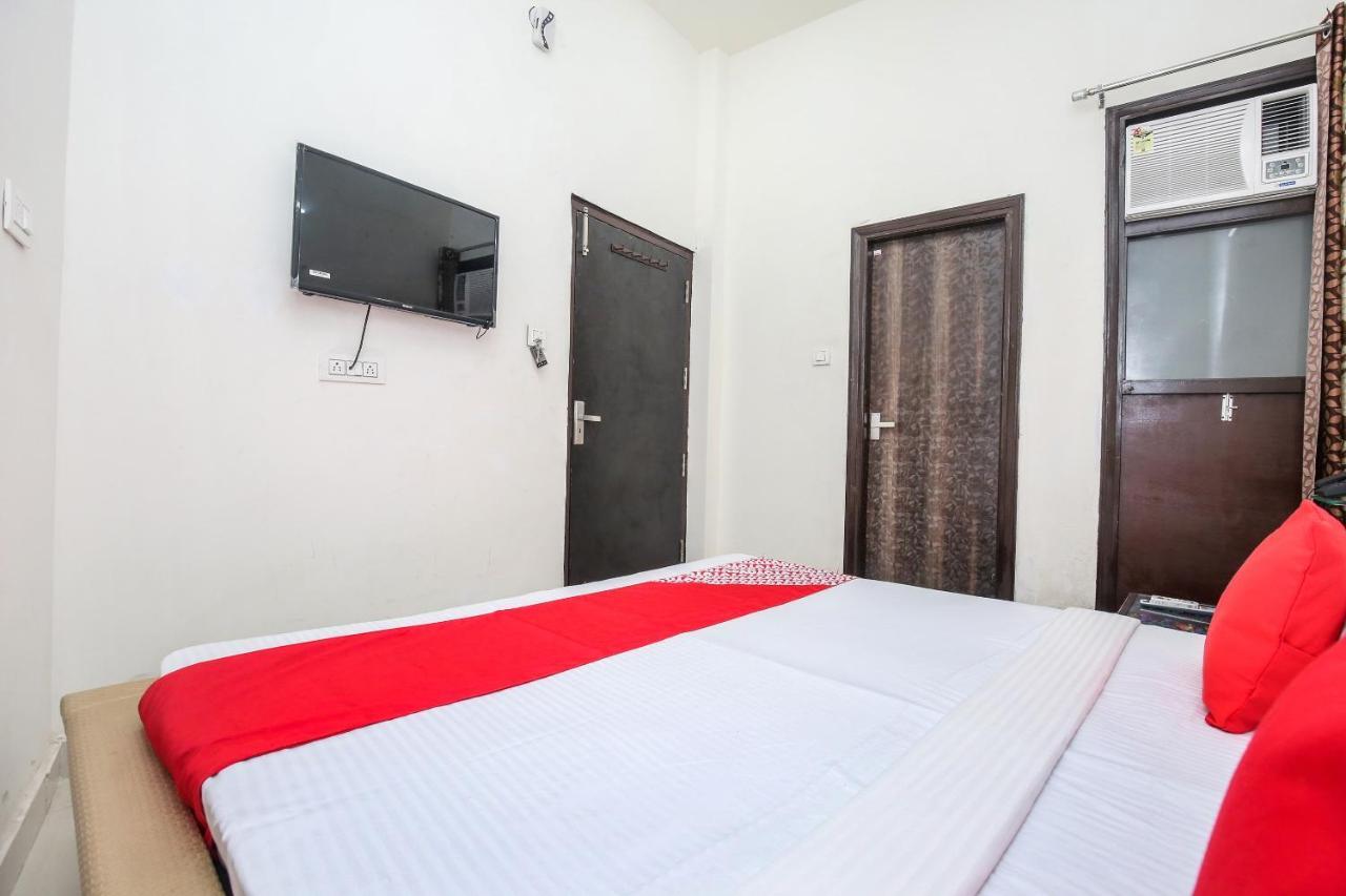 Hotel Oyo 24851 R Continental 3*