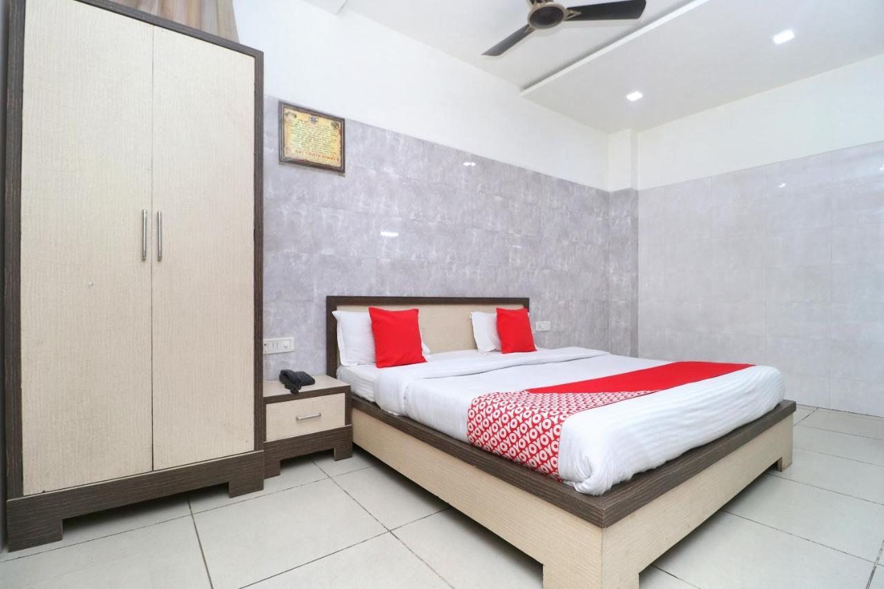 Oyo 23357 Raj Tirath Niwas Amritsar