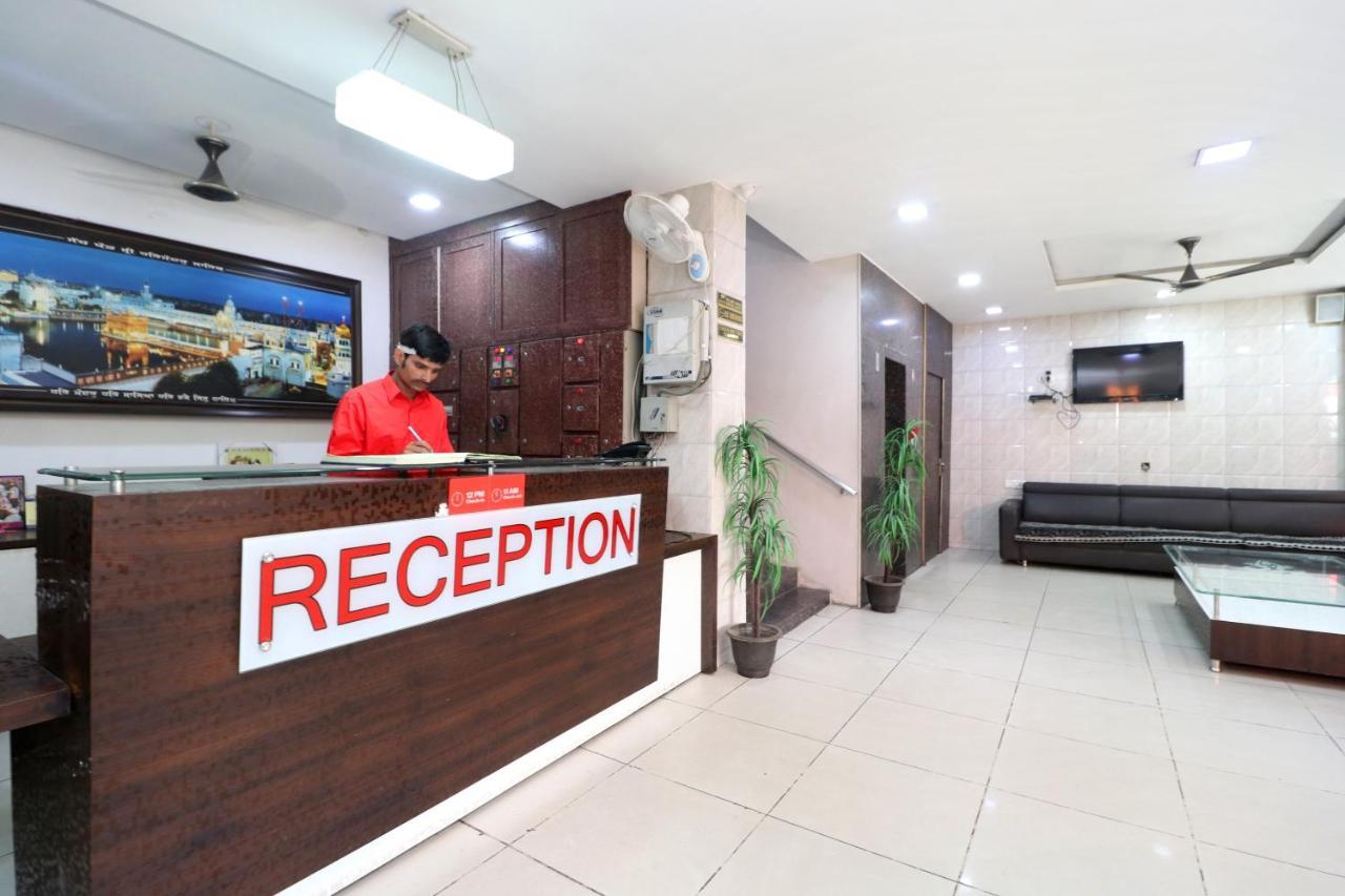 Oyo 23357 Raj Tirath Niwas 3*