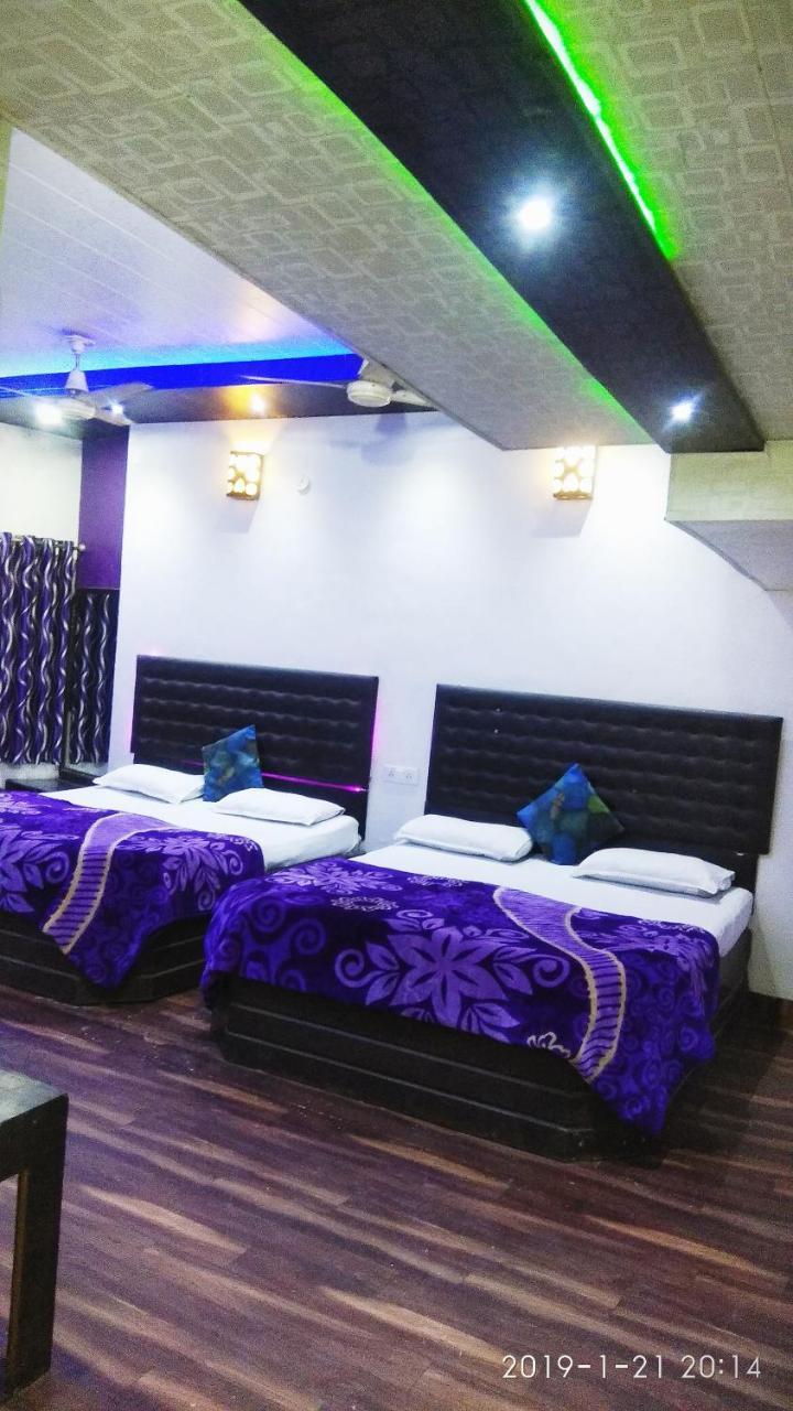 Revoli Walking Distance From Golden Temple Hotel 2*