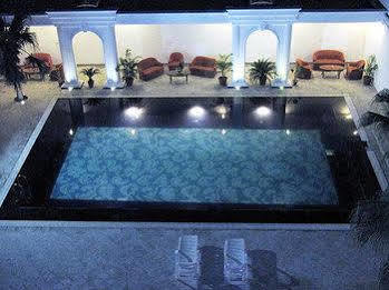 Ritz Plaza 4*
