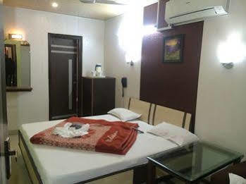 Hotel Singh International, 3*