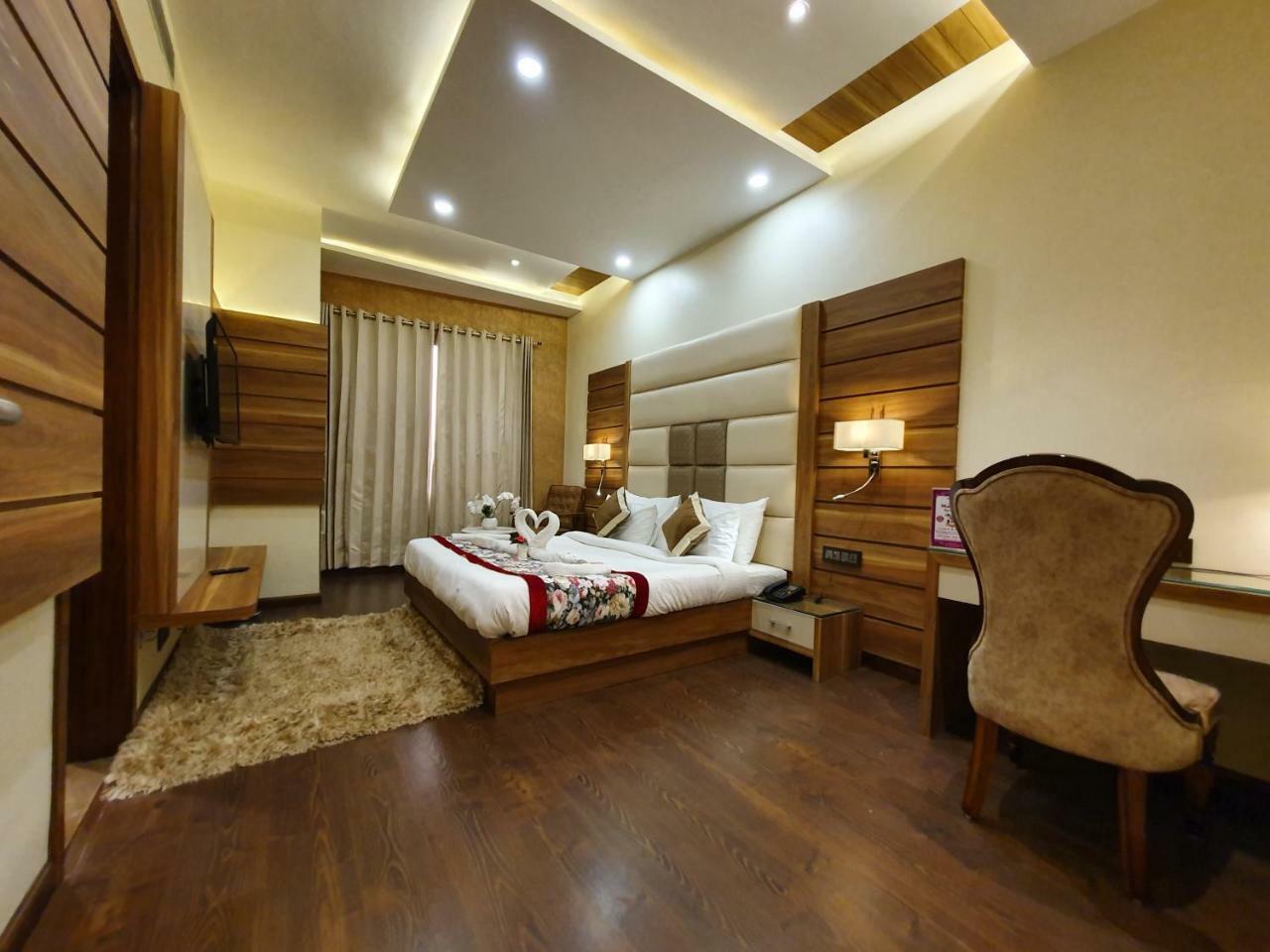 Hotel Makhan Residency