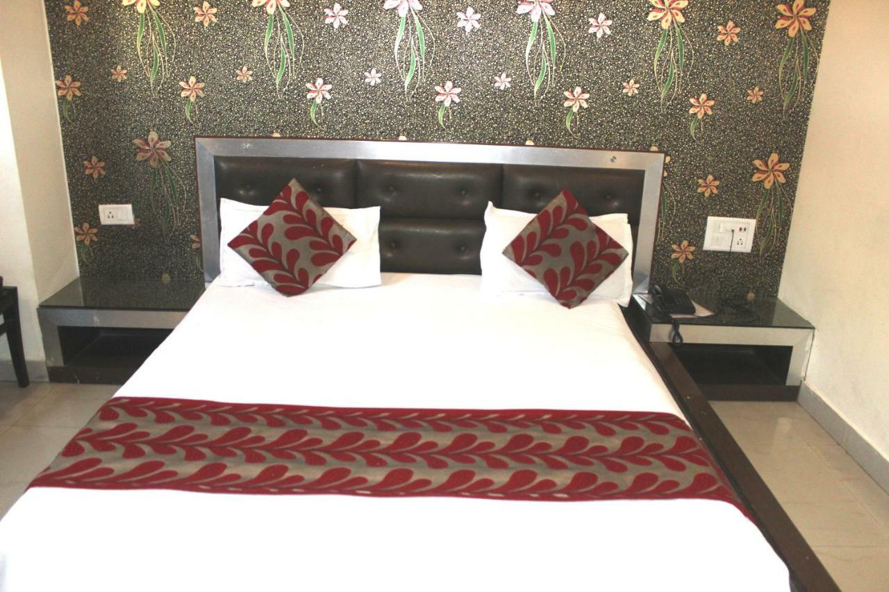 Hotel Parkside Grand With Free Parking Amritsar