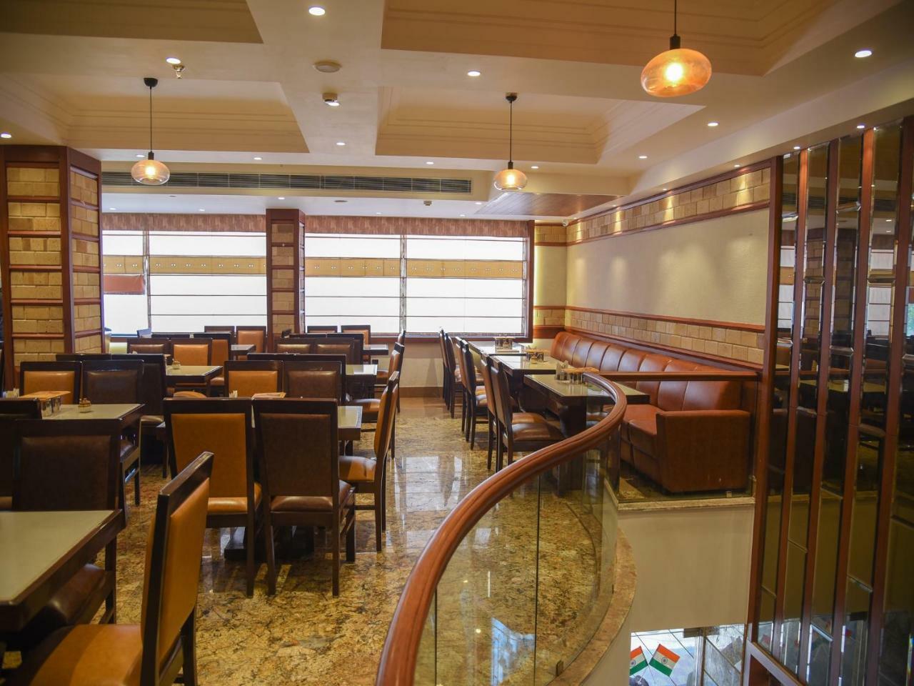 Hotel Bharawan Clarks Express Amritsar
