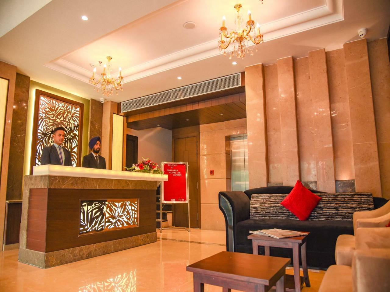 Hotel Bharawan Clarks Express Amritsar