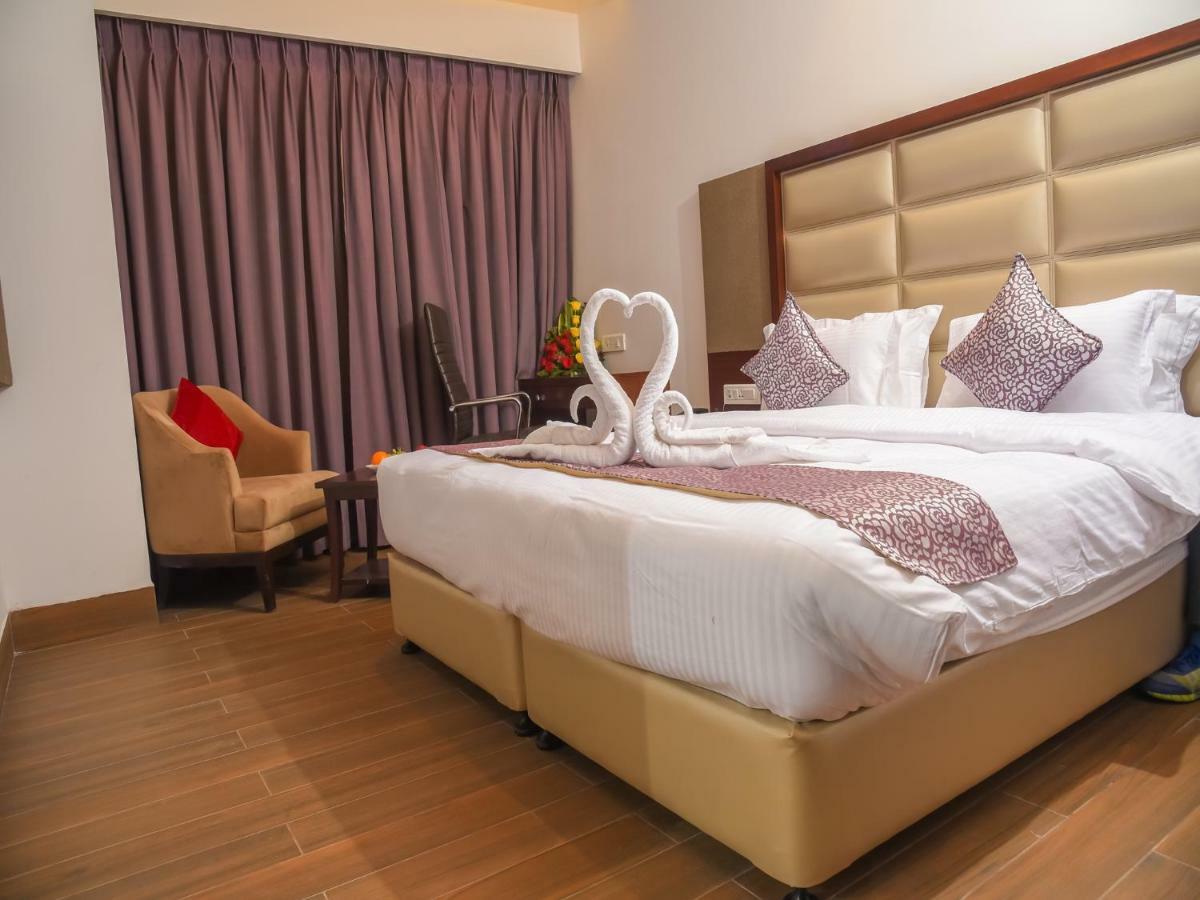 Hotel Bharawan Clarks Express 3*