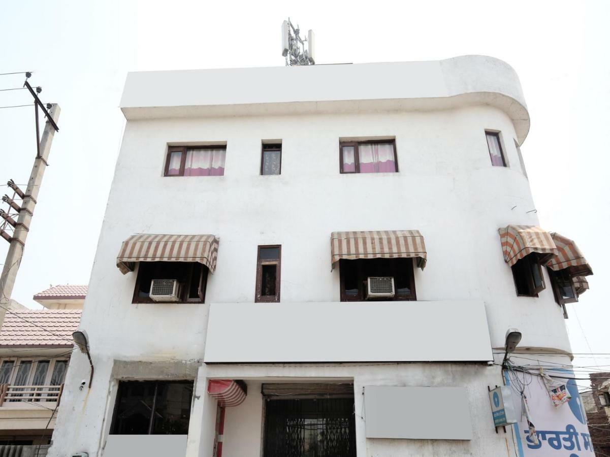 Oyo 14621 Dream Residency 3*