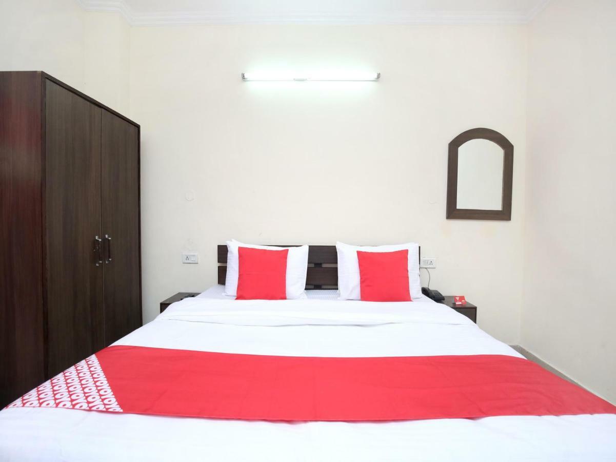 Oyo 14621 Dream Residency