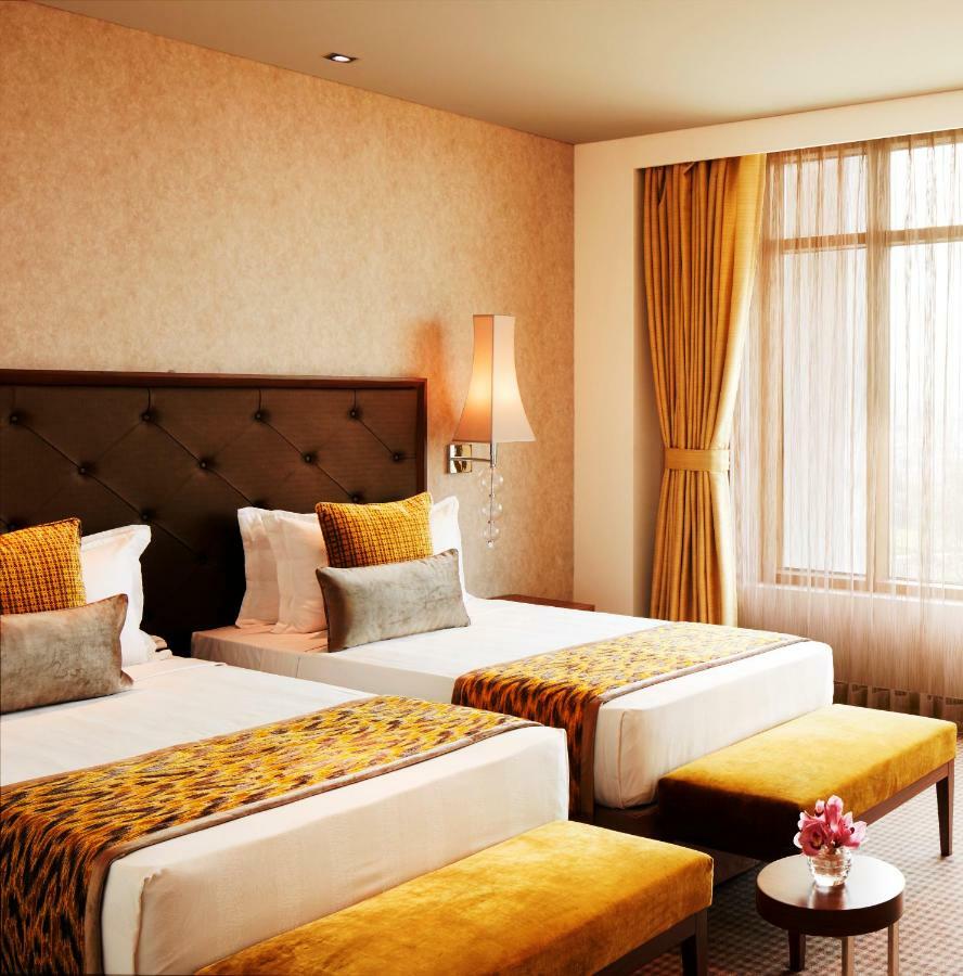 Taj Swarna Hotel 5*