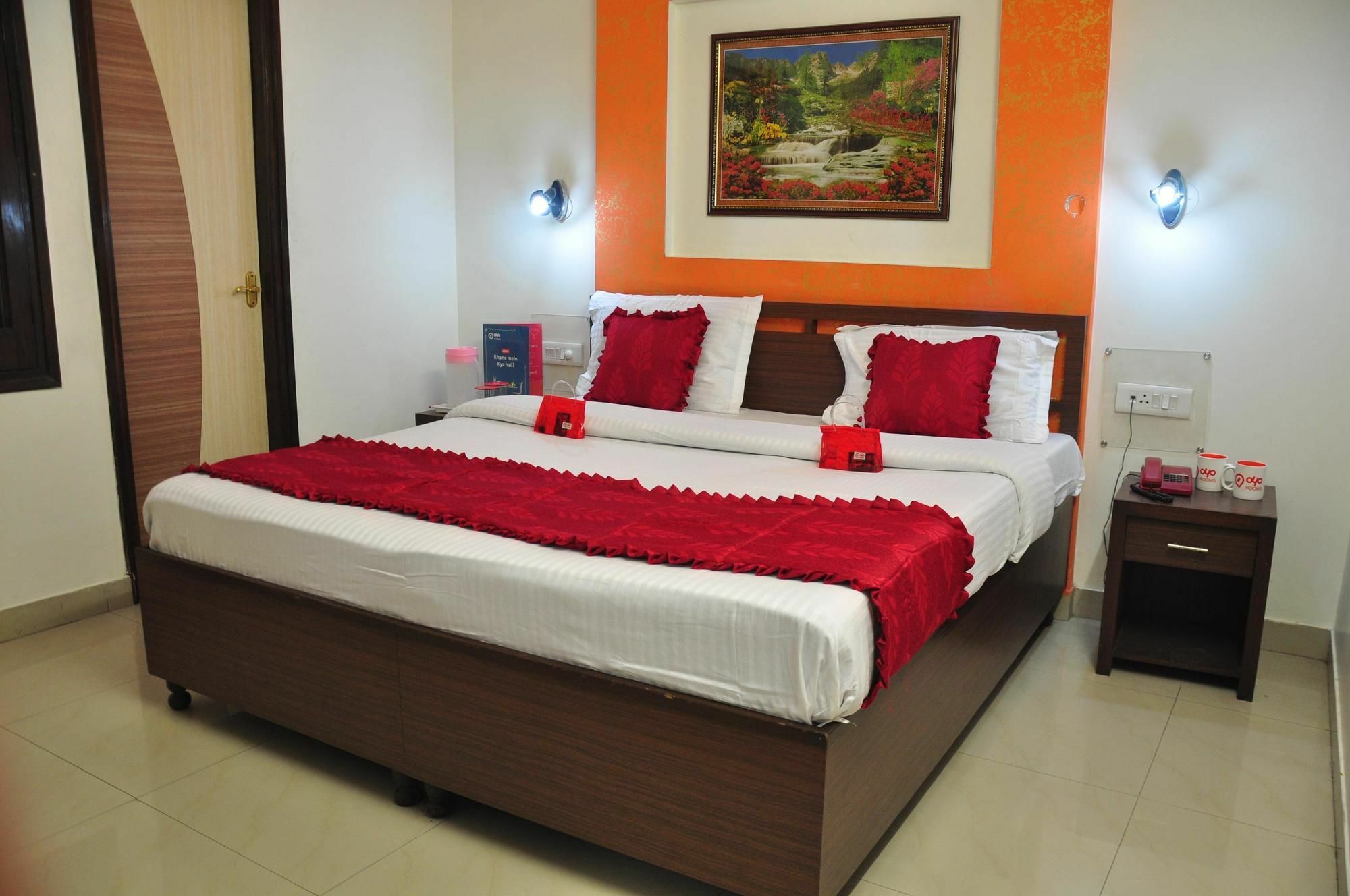 Oyo Rooms Regent Cinema Chowk