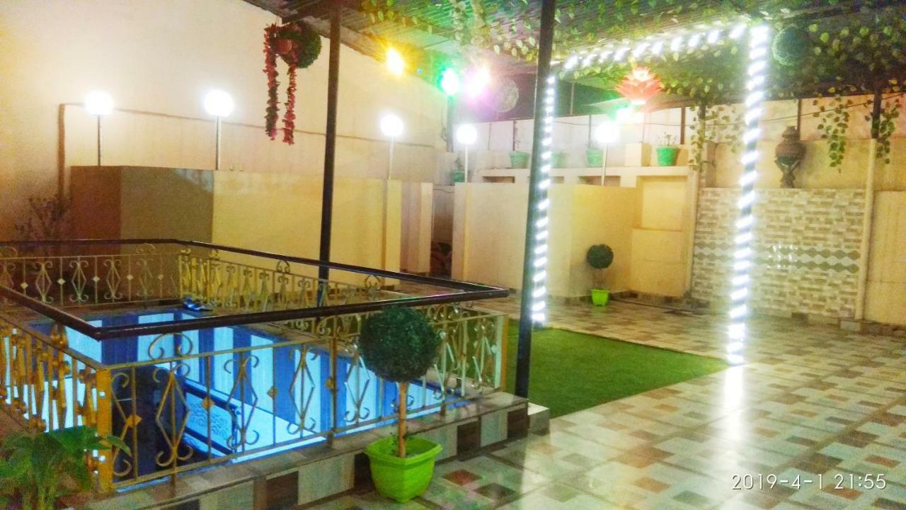 Hotel Revoli Walking Distance From Golden Temple 2*