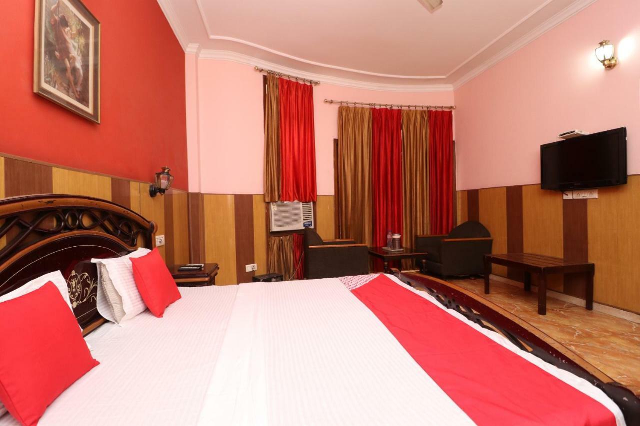 Hotel Vaccinated Staff - Capital O 35965 Kishore Castle Amritsar
