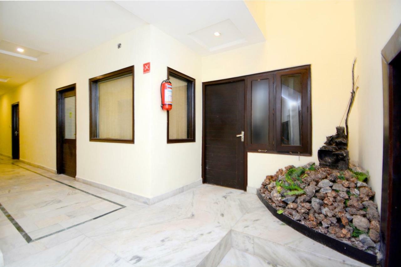 Capital O 4087 Akaal Residency * Amritsar