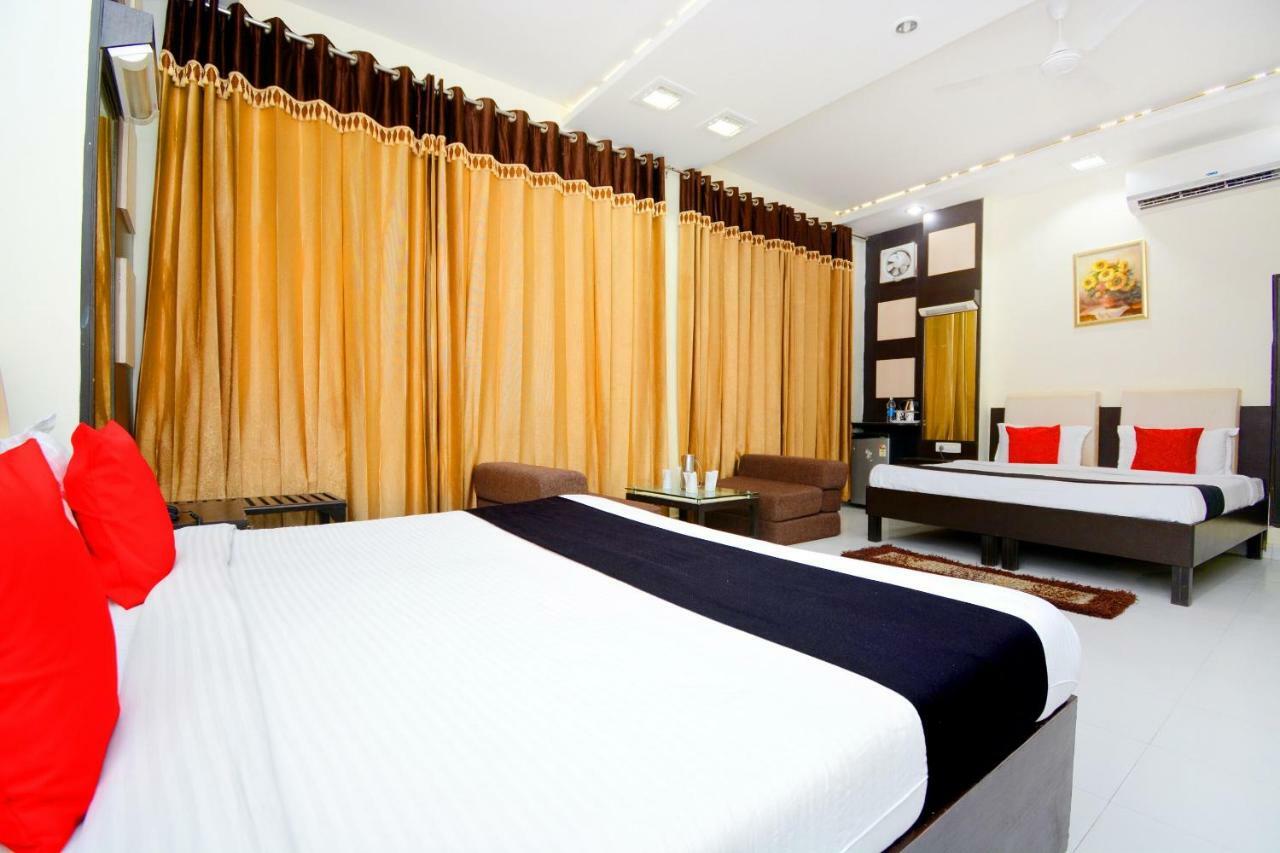 Capital O 4087 Akaal Residency Hotel