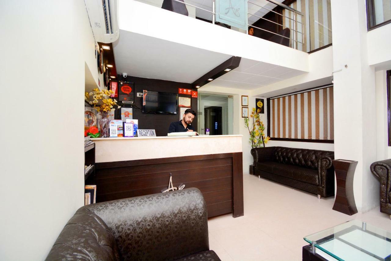 Capital O 4087 Akaal Residency Hotel *