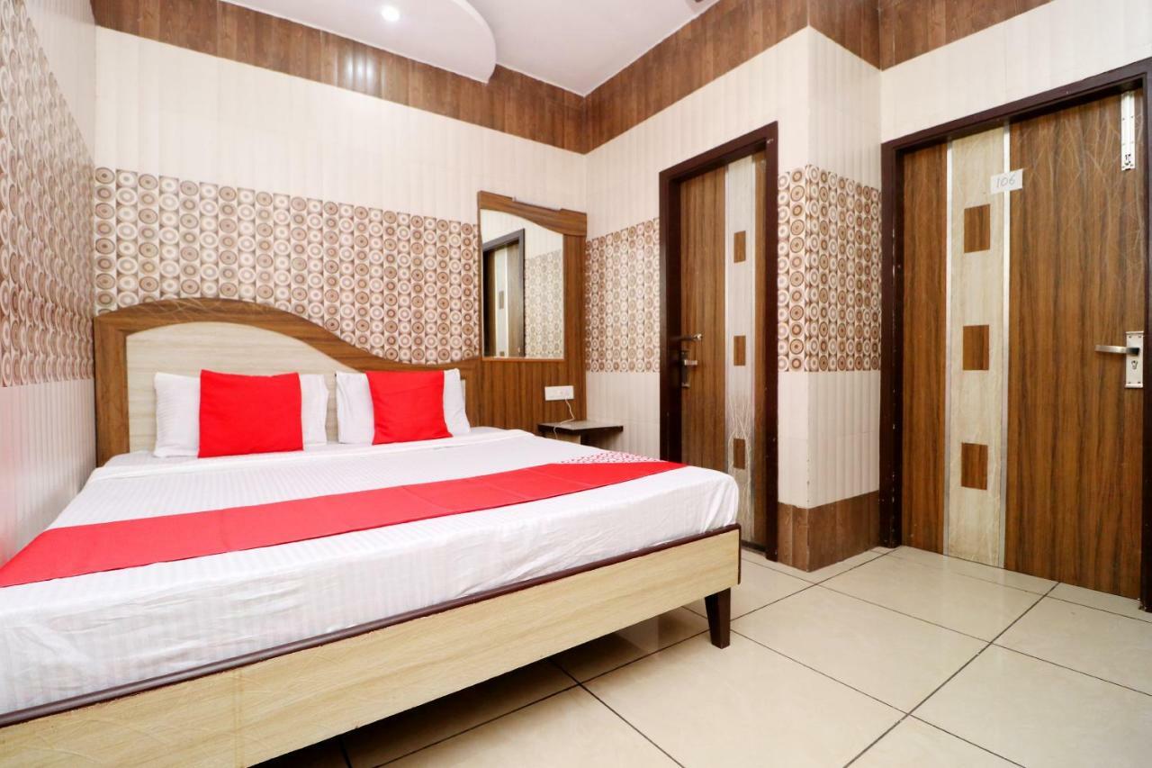 Hotel Oyo 40297 A K 3*