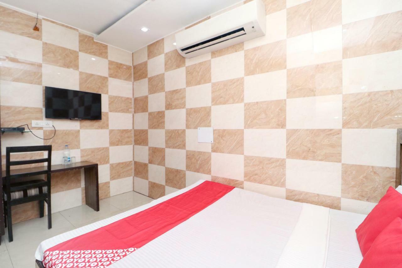 Oyo 40297 A K Hotel