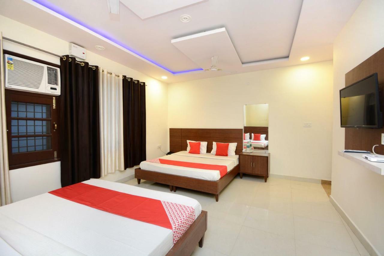 Oyo 40504 Avtar Residency 3*