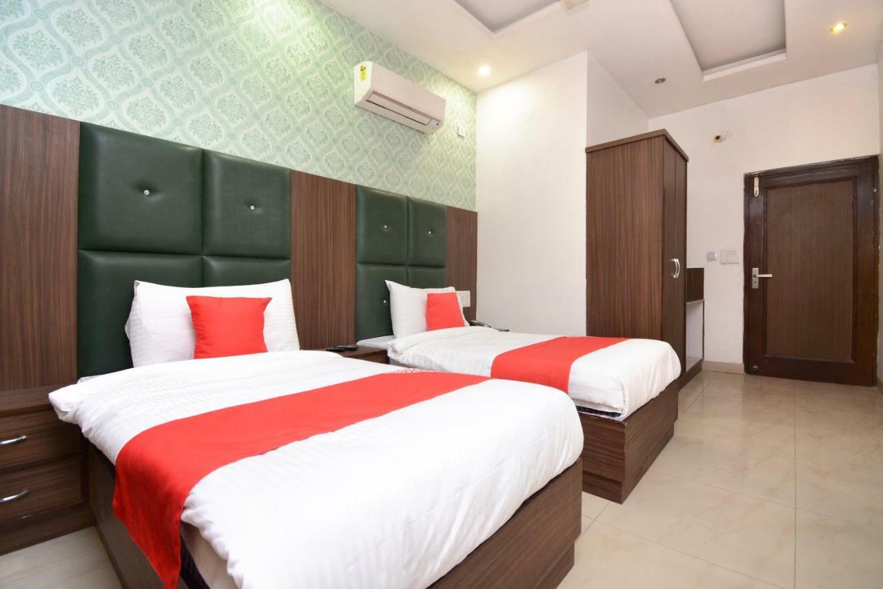 Hotel Ricky International