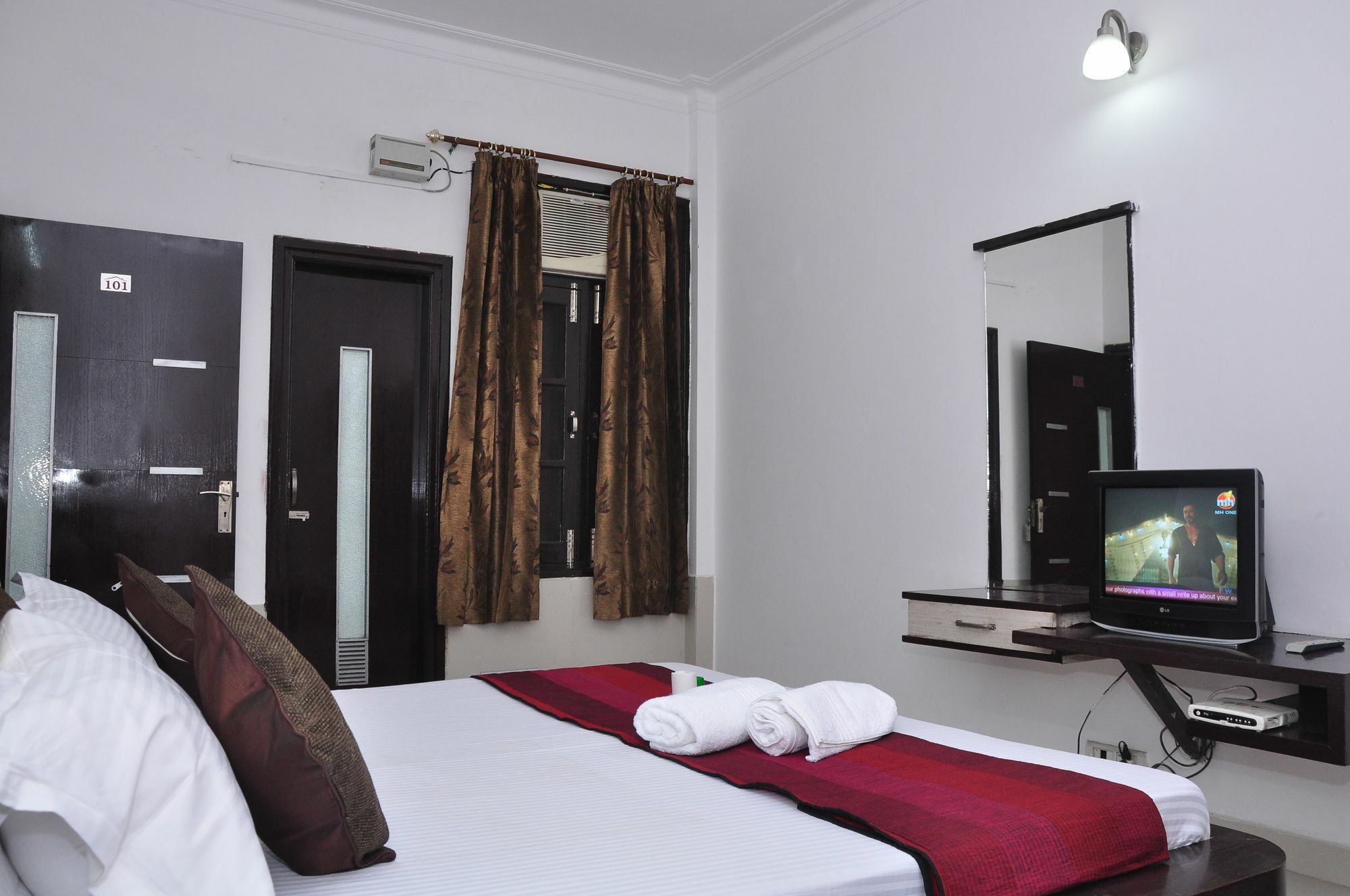 Guest house Gurjeet Guest House 50Mtr From Golden Temple 3*