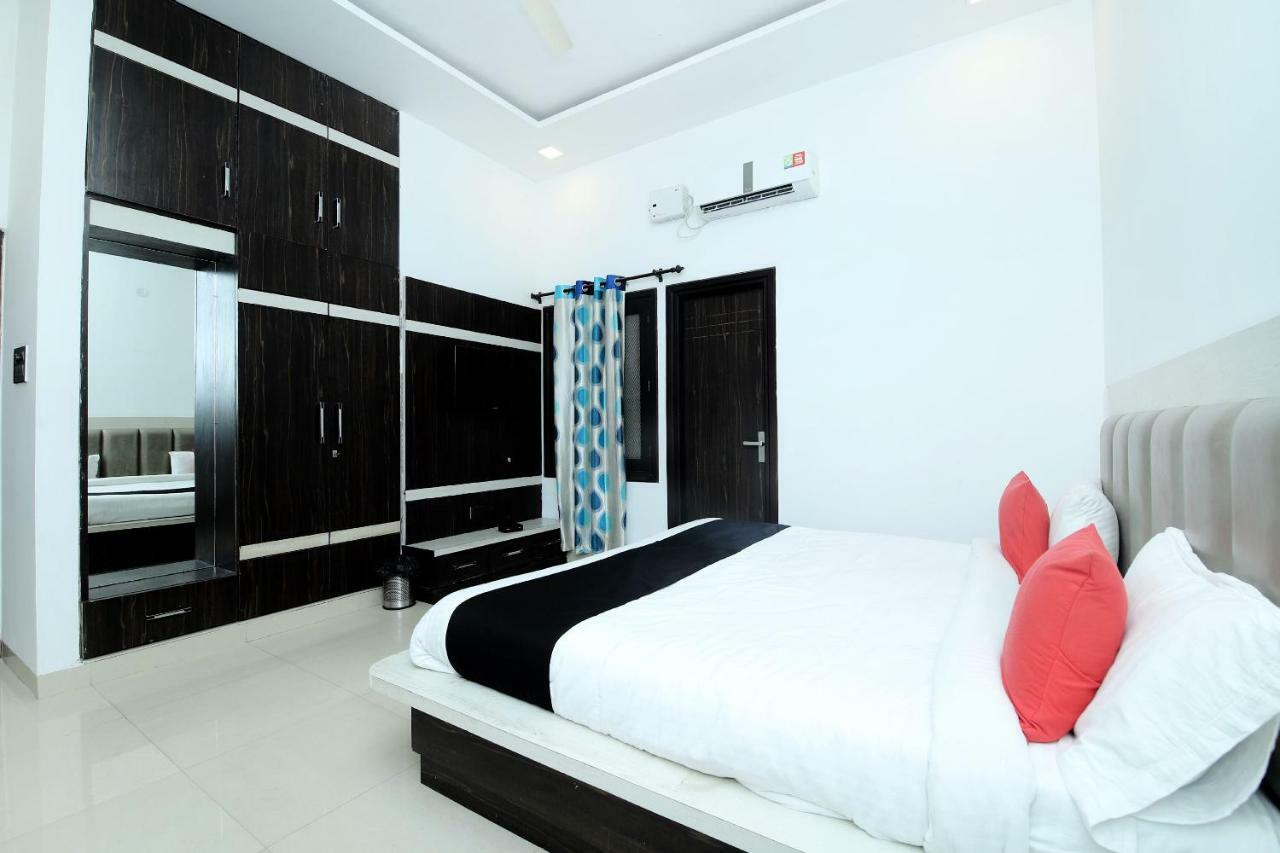 Capital O 44212 Northern Crown 3* Amritsar