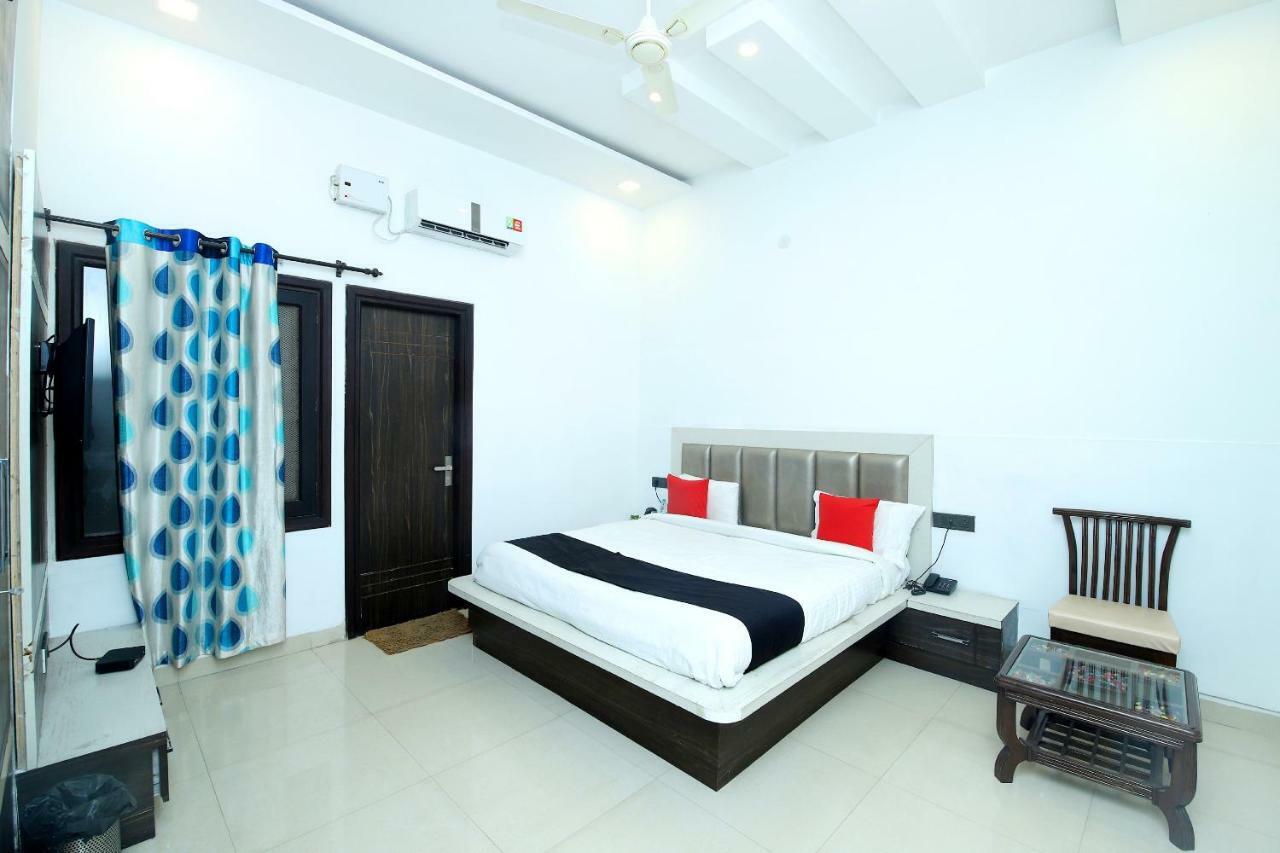 Capital O 44212 Northern Crown 3* Amritsar
