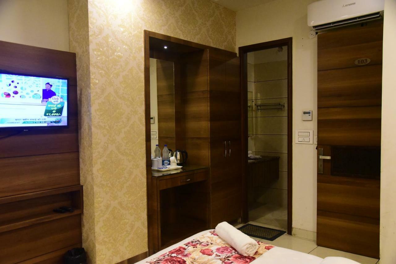 Hotel D S