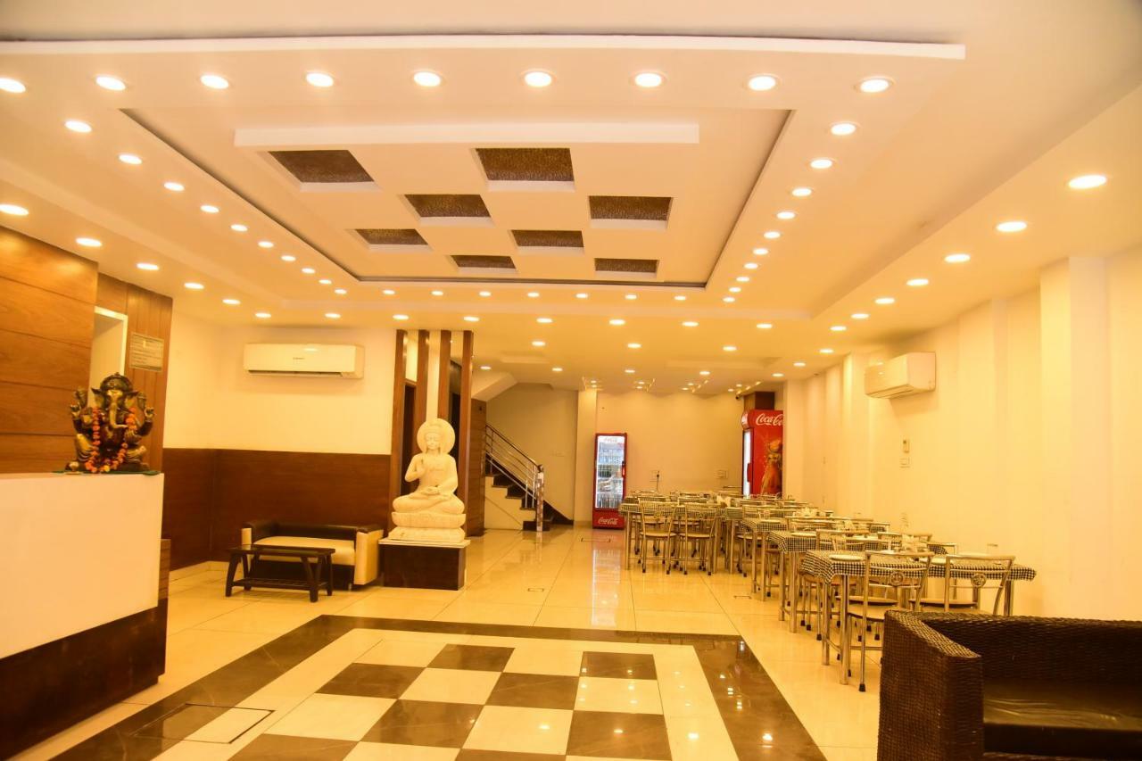 Hotel D S