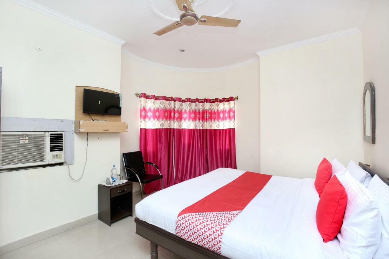 Oyo 14621 Dream Residency