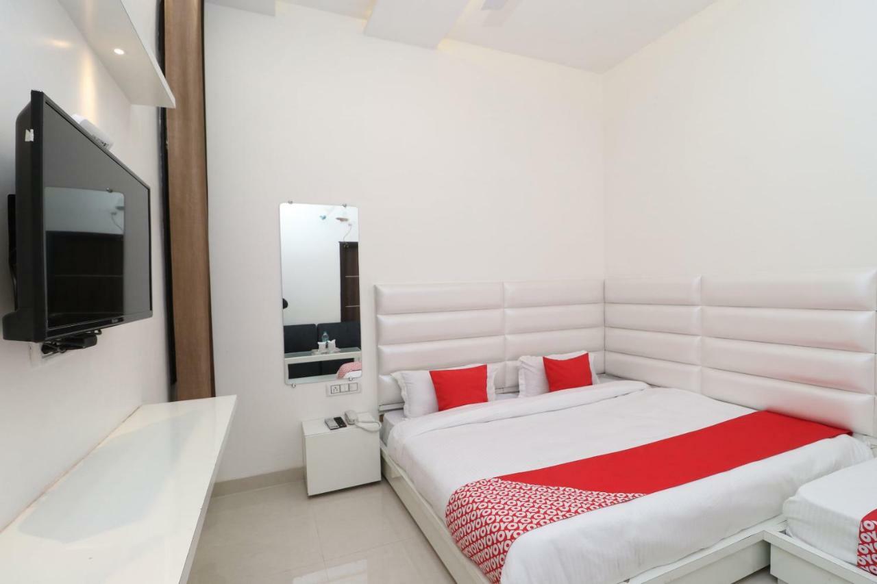 Oyo 27989 Shingari Hotel 3*