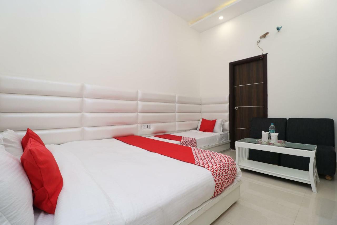 Oyo 27989 Shingari Hotel 3*