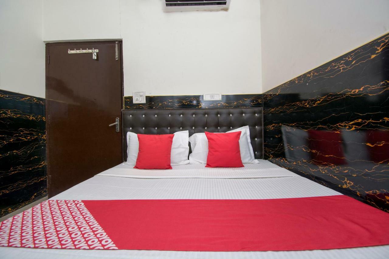 Hotel Oyo 43606 Darshan 3*