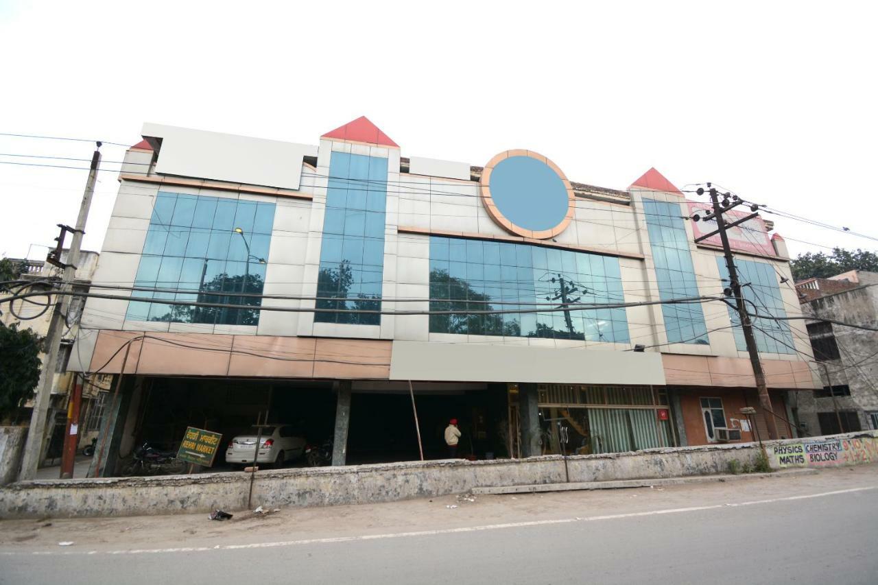 Oyo 43606 Darshan Hotel 3*