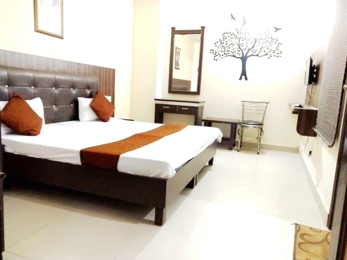 Sukhman International Near Railway Station Inn