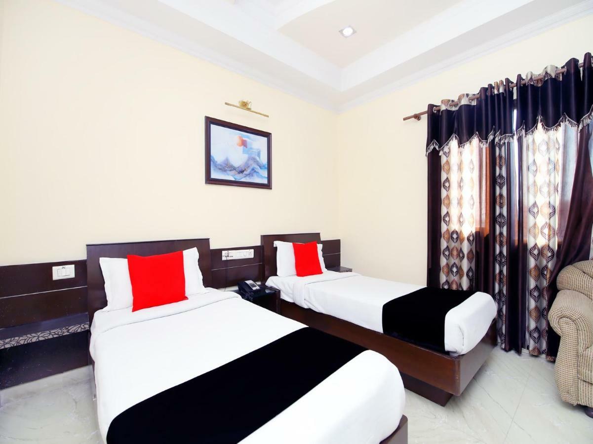 Sanjog International Hotel 3*