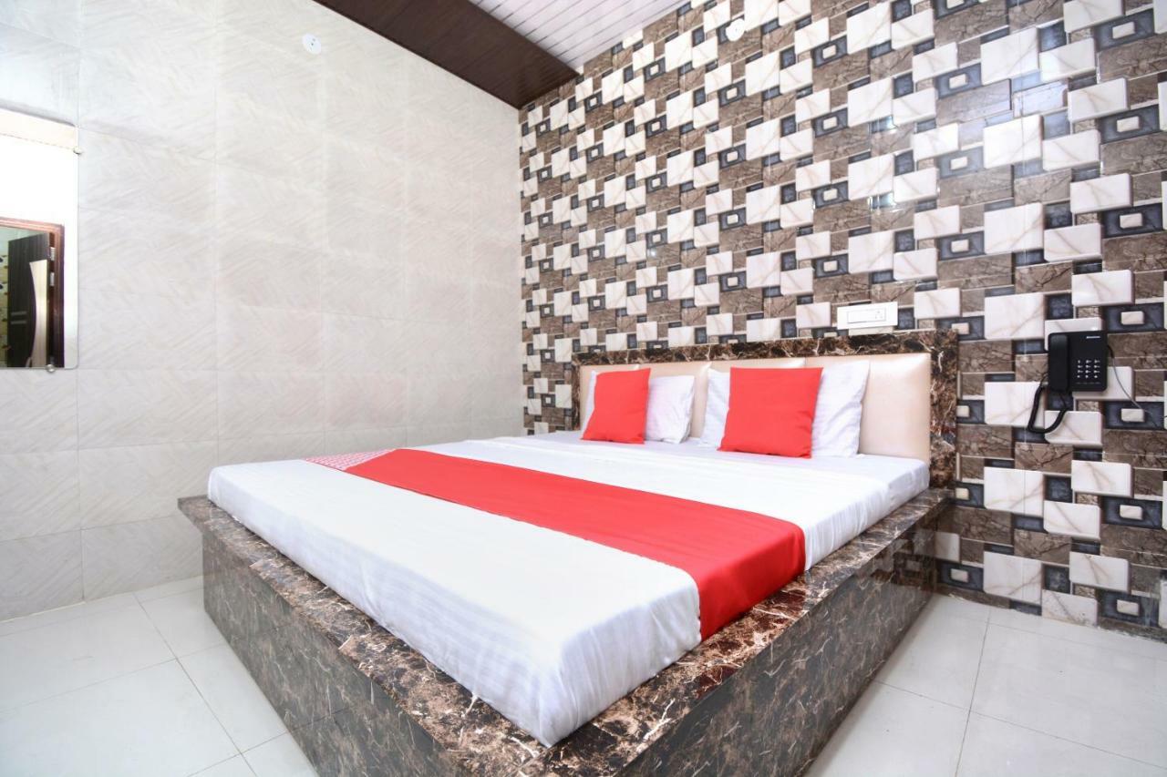 Hotel Oyo 29846 Abhayveer Amritsar