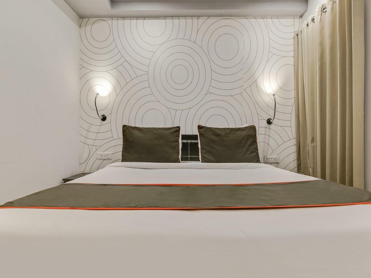 Collection O 40421 Queens Tower Hotel 3*