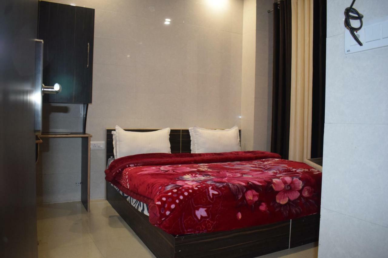 Star Light Hotel 3*