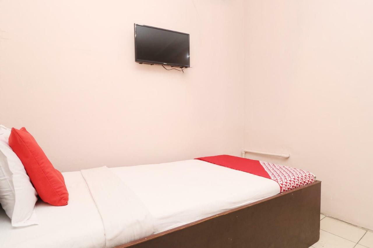 Hotel Oyo 30274 Temple 3*